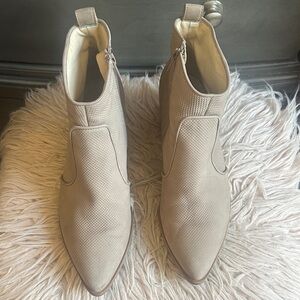 Paul Green Cream Ankle Boots